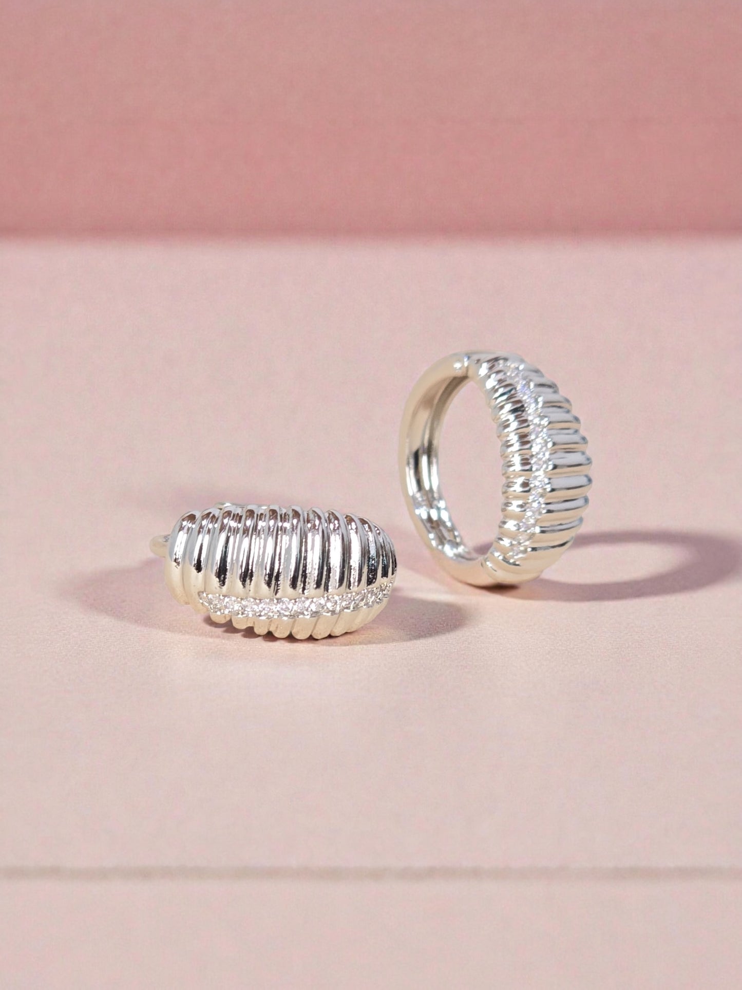 CANDONGA PLATEADA ORUGA