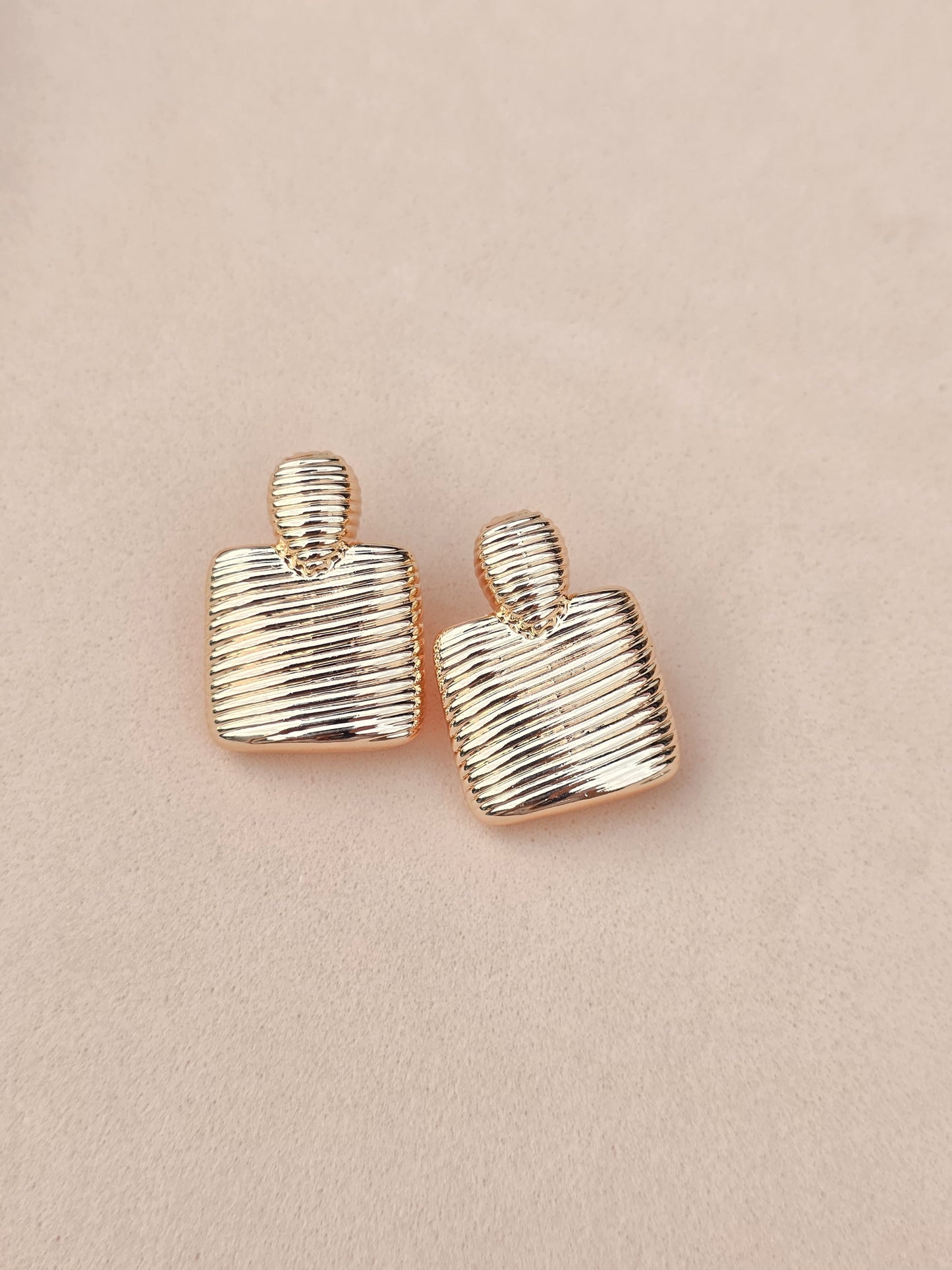 ARETES QUARELLA