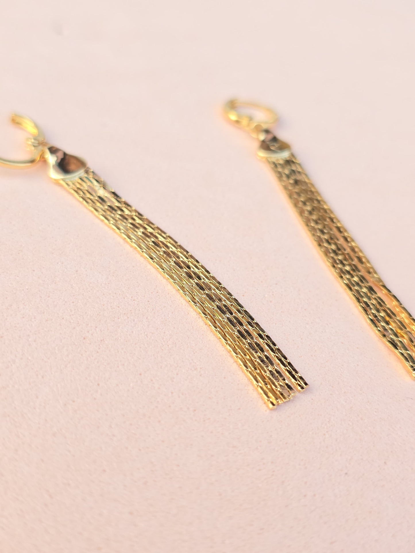 ARETES LIOR