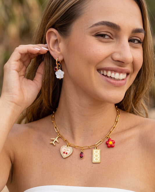 ARETES GIRL