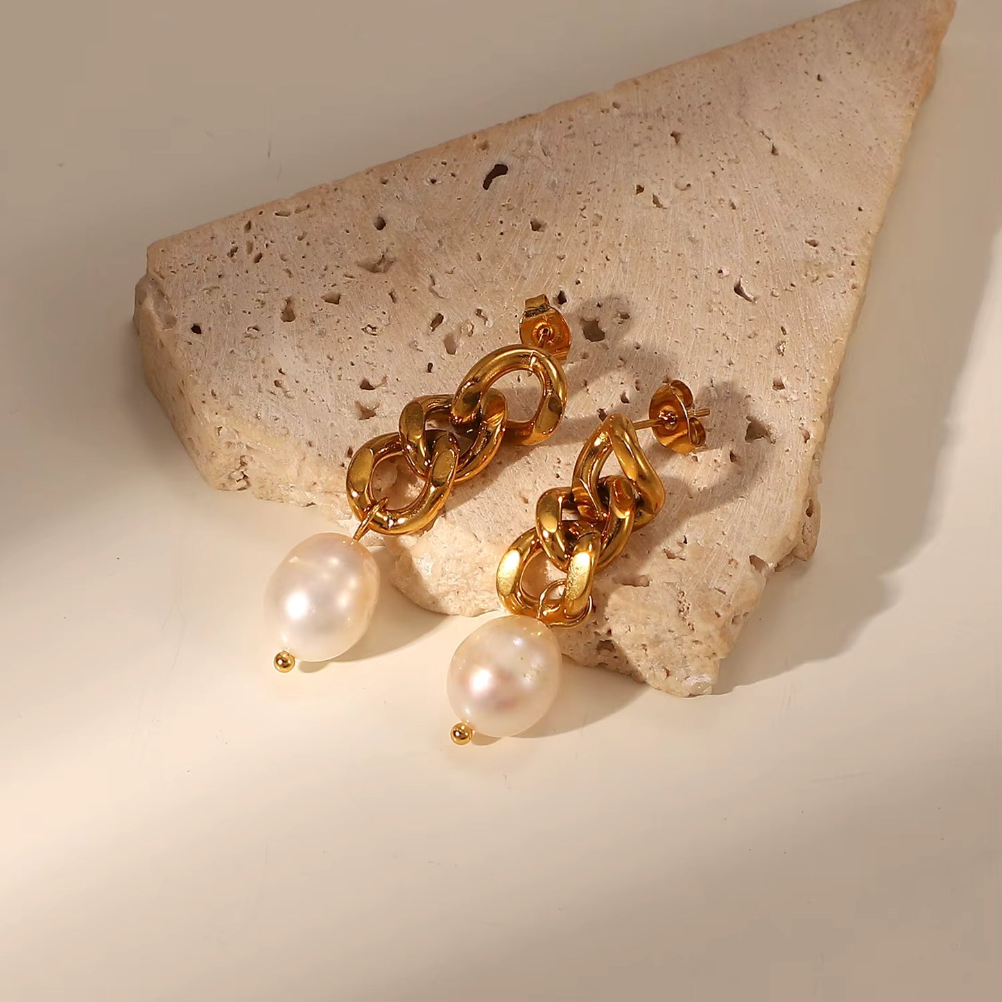 ARETES PERLA