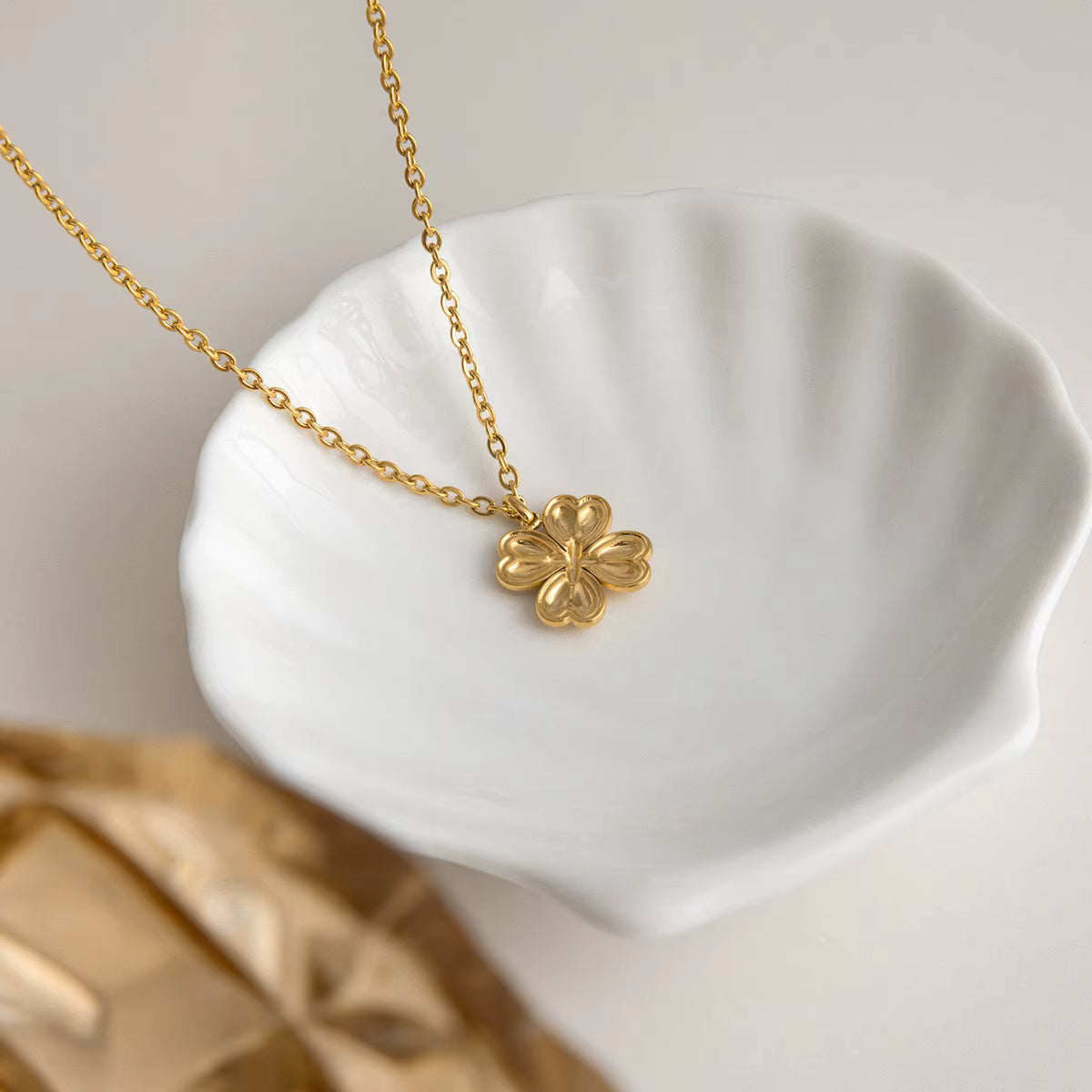 COLLAR TREBOL