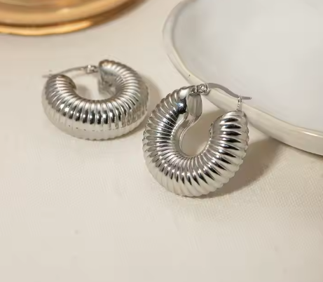 ARETES PLATED TRENDY